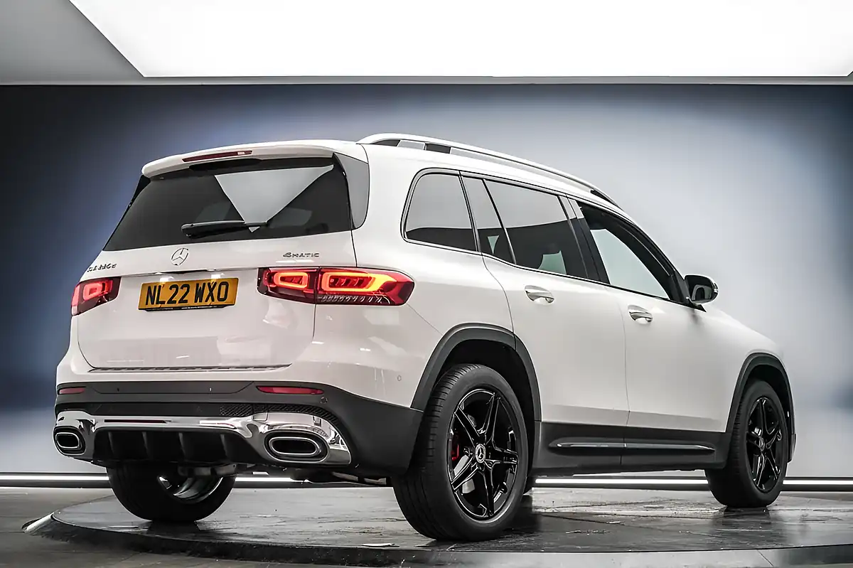 Used 2022 Mercedes-Benz Glb AMG Line (premium) White - Interior and Exterior details 3