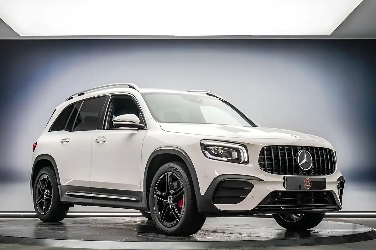Used 2022 Mercedes-Benz Glb AMG Line (premium) White - Interior and Exterior details 5