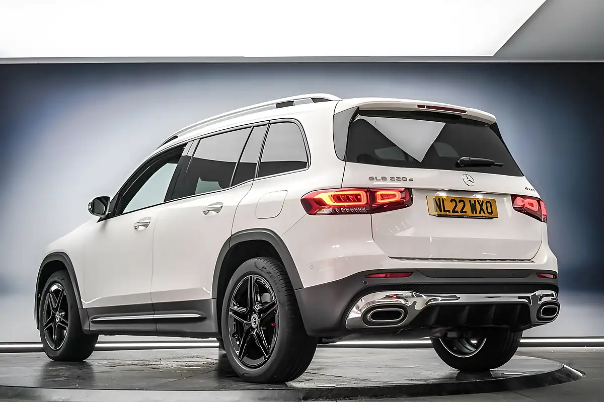 Used 2022 Mercedes-Benz Glb AMG Line (premium) White - Interior and Exterior details 7