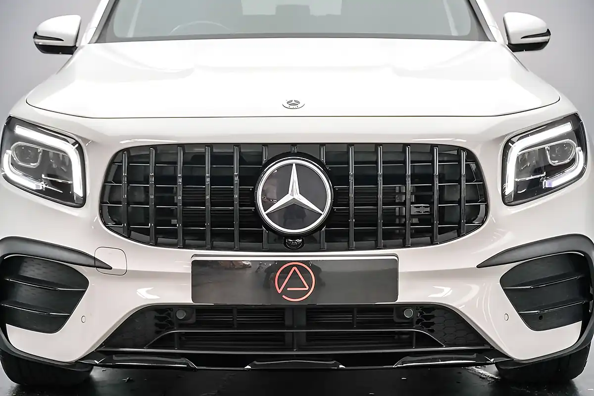 Used 2022 Mercedes-Benz Glb AMG Line (premium) White - Interior and Exterior details 8
