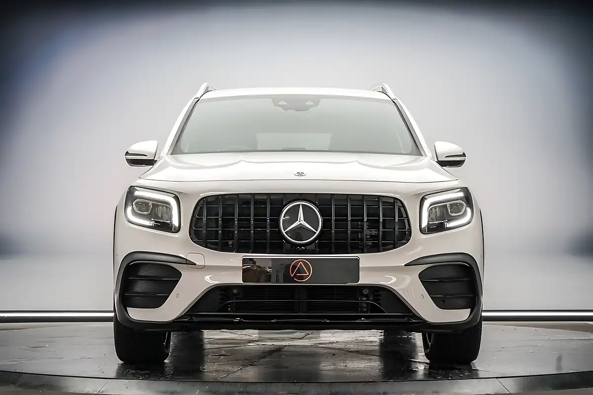 Used 2022 Mercedes-Benz Glb AMG Line (premium) White - Interior and Exterior details 9