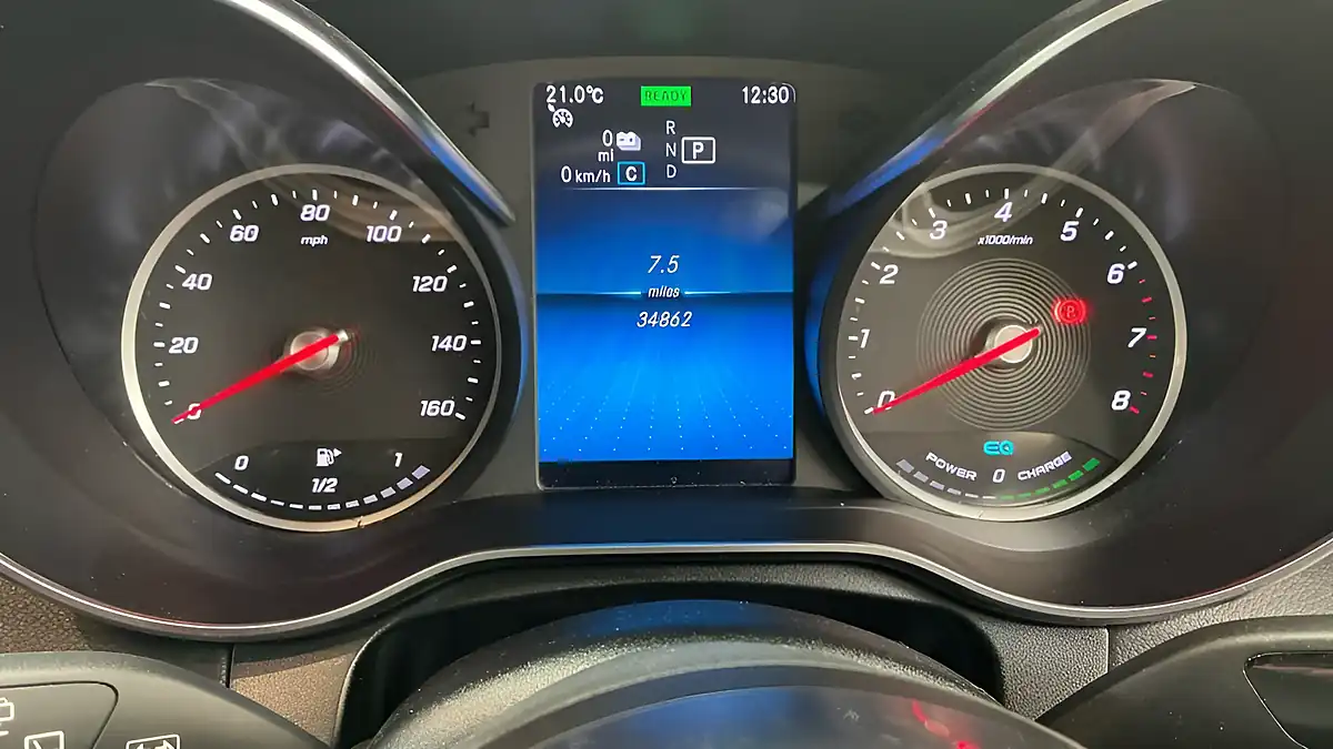 Used 2022 Mercedes-Benz Glc AMG Line Black - Interior and Exterior details 9