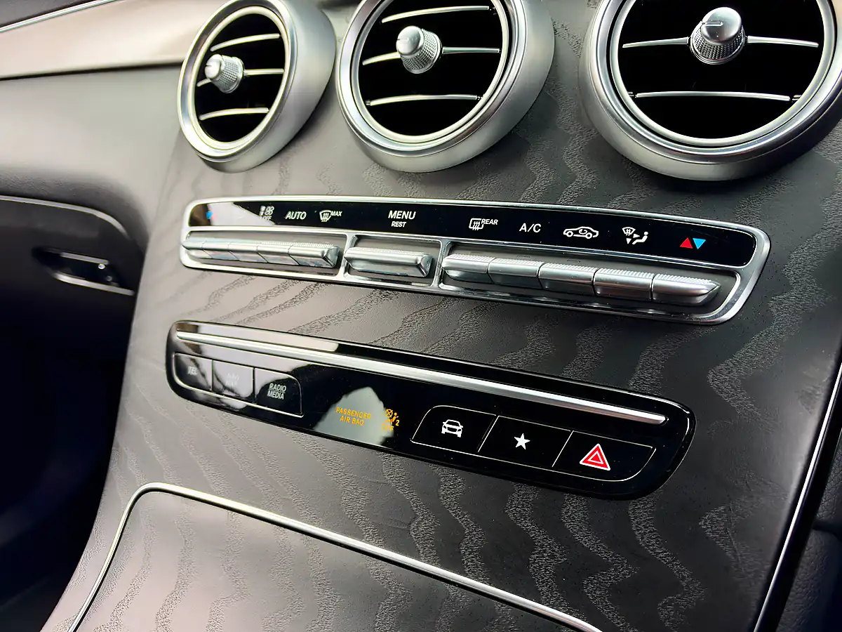 Used 2022 Mercedes-Benz Glc AMG Line Premium Obsidian Black - Interior and Exterior details 19