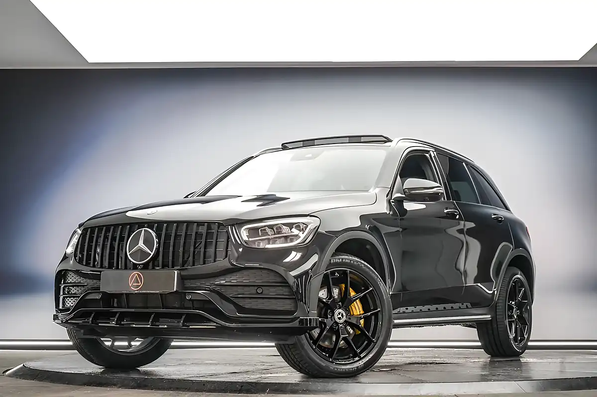 Used 2022 Mercedes-Benz Glc AMG Line Premium Plus Black - Front View