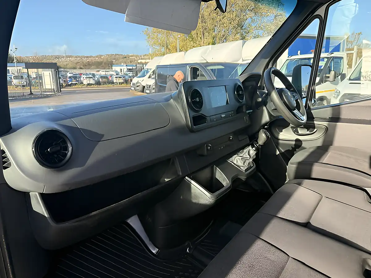 Used 2022 Mercedes-Benz Sprinter 314 Progresive Lwb Alloy Dropside White - Interior and Exterior details 12