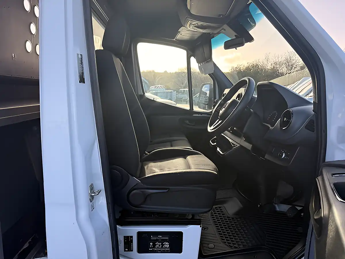 Used 2022 Mercedes-Benz Sprinter 314 Progresive Lwb Alloy Dropside White - Interior and Exterior details 13