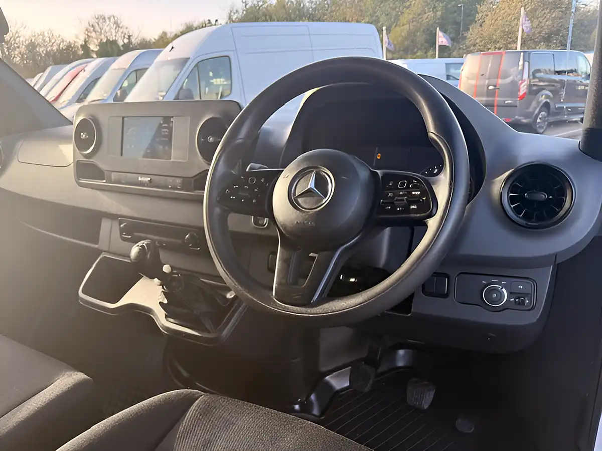 Used 2022 Mercedes-Benz Sprinter 314 Progresive Lwb Alloy Dropside White - Interior and Exterior details 14