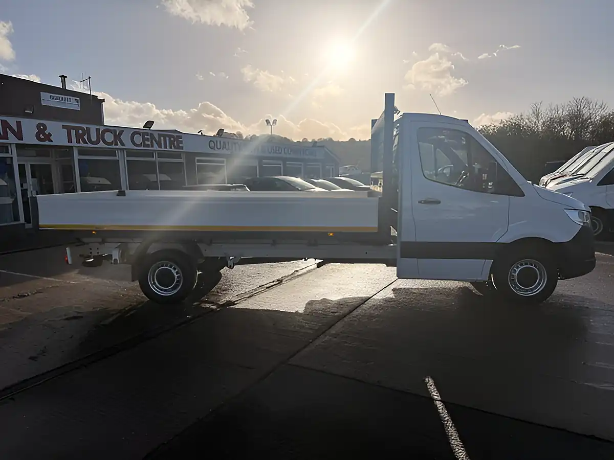 Used 2022 Mercedes-Benz Sprinter 314 Progresive Lwb Alloy Dropside White - Interior and Exterior details 2