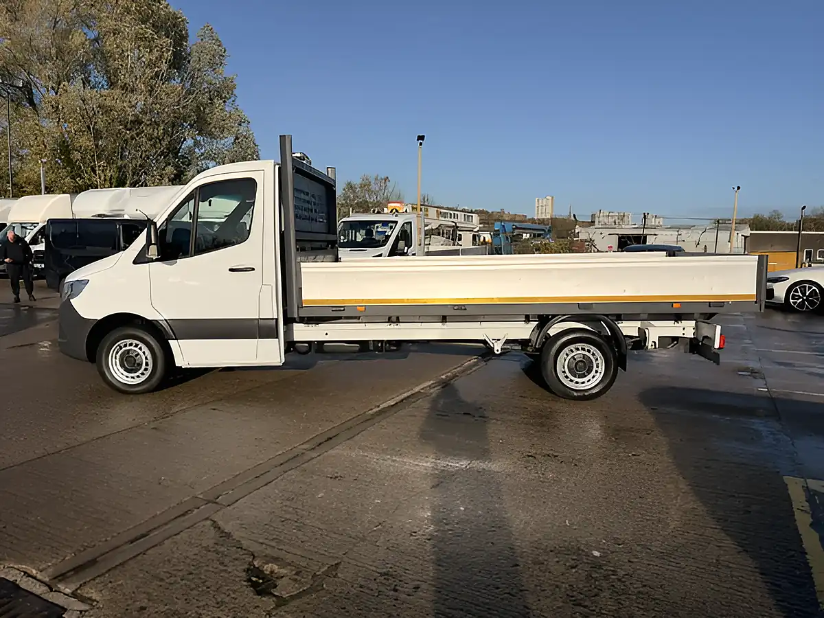 Used 2022 Mercedes-Benz Sprinter 314 Progresive Lwb Alloy Dropside White - Interior and Exterior details 8