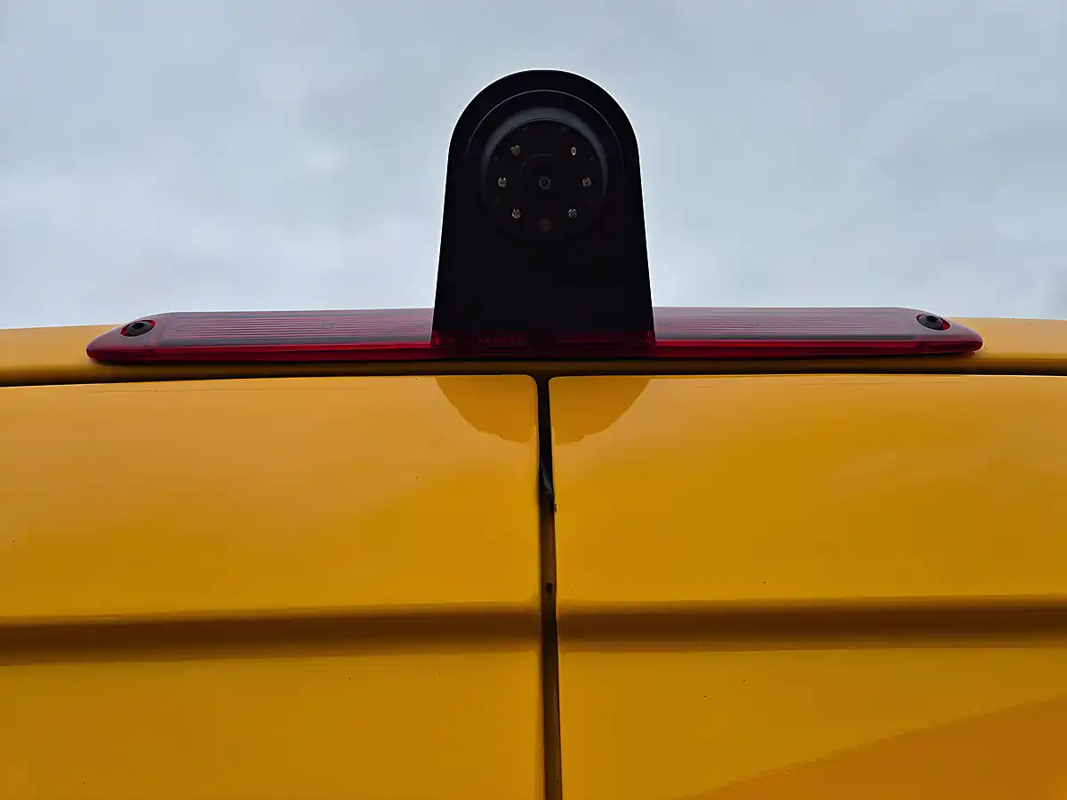 Used 2022 Mercedes-Benz Sprinter Combi Mwb Low Roof 6seat Yellow - Interior and Exterior details 12