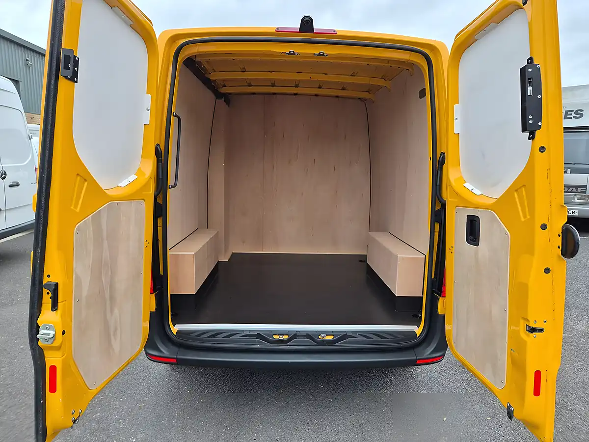 Used 2022 Mercedes-Benz Sprinter Combi Mwb Low Roof 6seat Yellow - Interior and Exterior details 13
