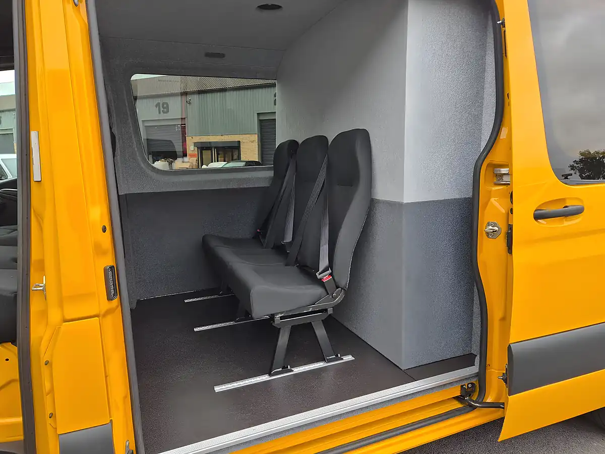 Used 2022 Mercedes-Benz Sprinter Combi Mwb Low Roof 6seat Yellow - Interior and Exterior details 17
