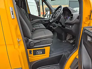 Used 2022 Mercedes-Benz Sprinter Combi Mwb Low Roof 6seat Yellow - Interior and Exterior details 2