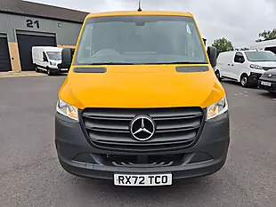Used 2022 Mercedes-Benz Sprinter Combi Mwb Low Roof 6seat Yellow - Interior and Exterior details 20