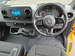 Used 2022 Mercedes-Benz Sprinter Combi Mwb Low Roof 6seat Yellow - Interior and Exterior details 3