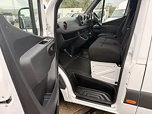 Used 2022 Mercedes-Benz Sprinter L2 H2 Mwb High Roof White - Interior and Exterior details 11
