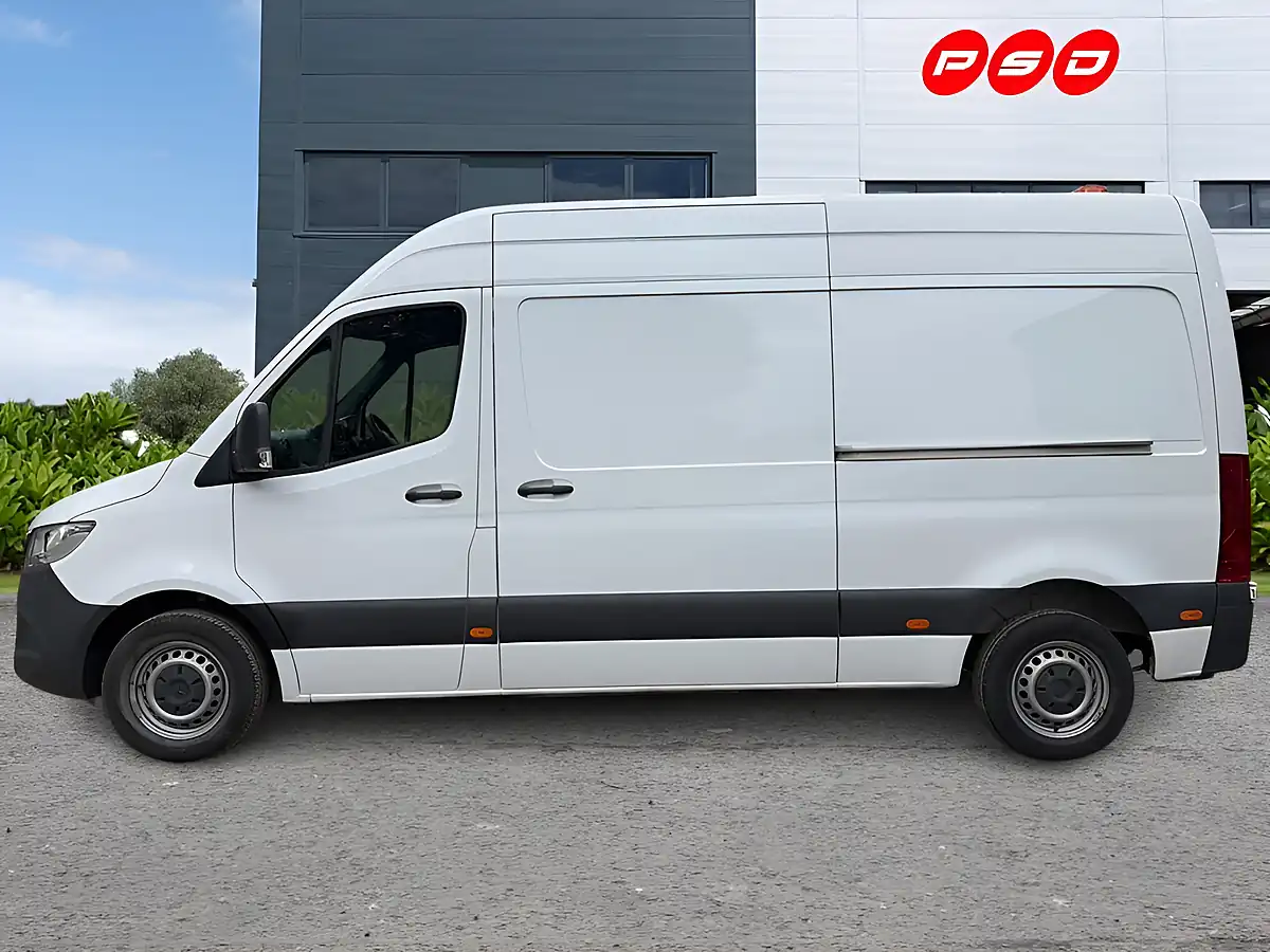 Used 2022 Mercedes-Benz Sprinter Progressive Arctic White - Interior and Exterior details 5