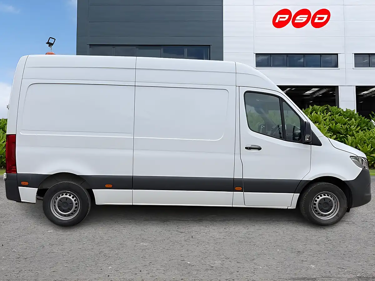 Used 2022 Mercedes-Benz Sprinter Progressive Arctic White - Interior and Exterior details 9