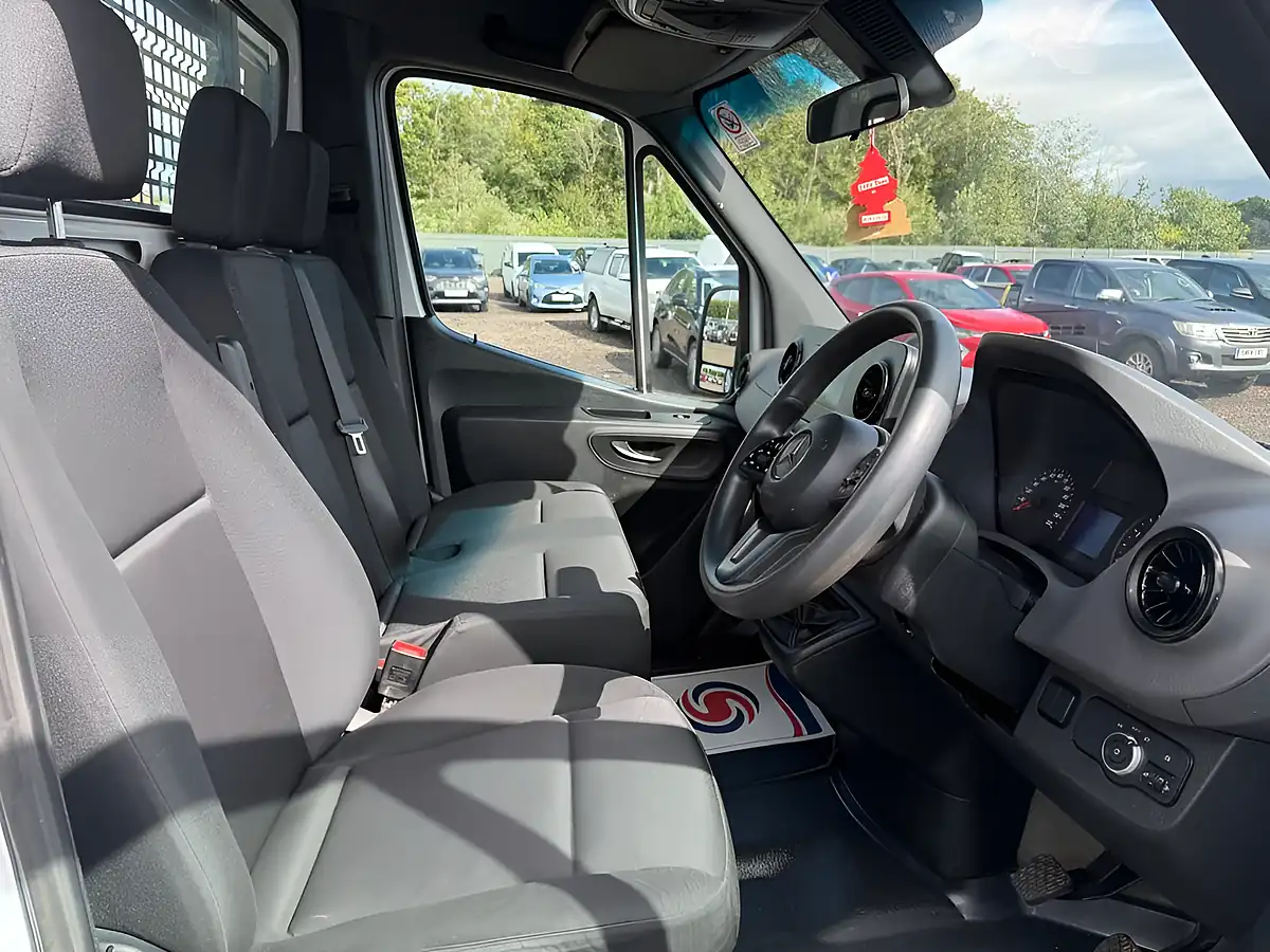 Used 2022 Mercedes-Benz Sprinter Progressive Chassis Cab White - Interior and Exterior details 10