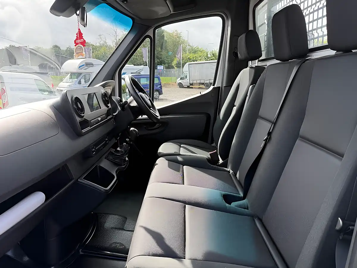Used 2022 Mercedes-Benz Sprinter Progressive Chassis Cab White - Interior and Exterior details 11