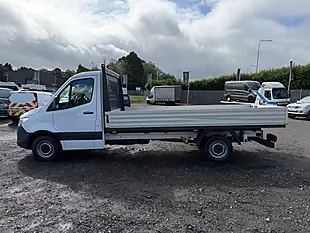 Used 2022 Mercedes-Benz Sprinter Progressive Chassis Cab White - Interior and Exterior details 4