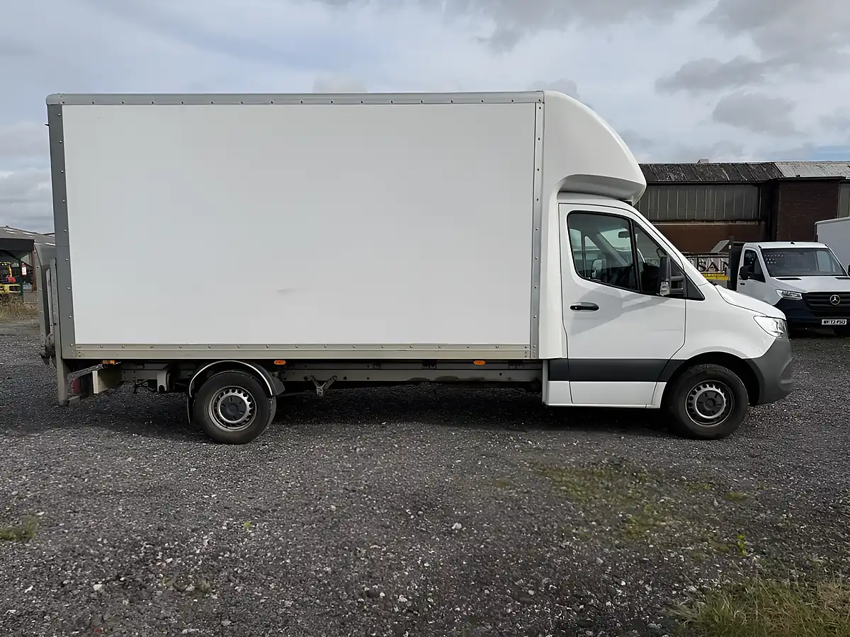 Used 2022 Mercedes-Benz Sprinter Progressive Chassis Cab White - Interior and Exterior details 7