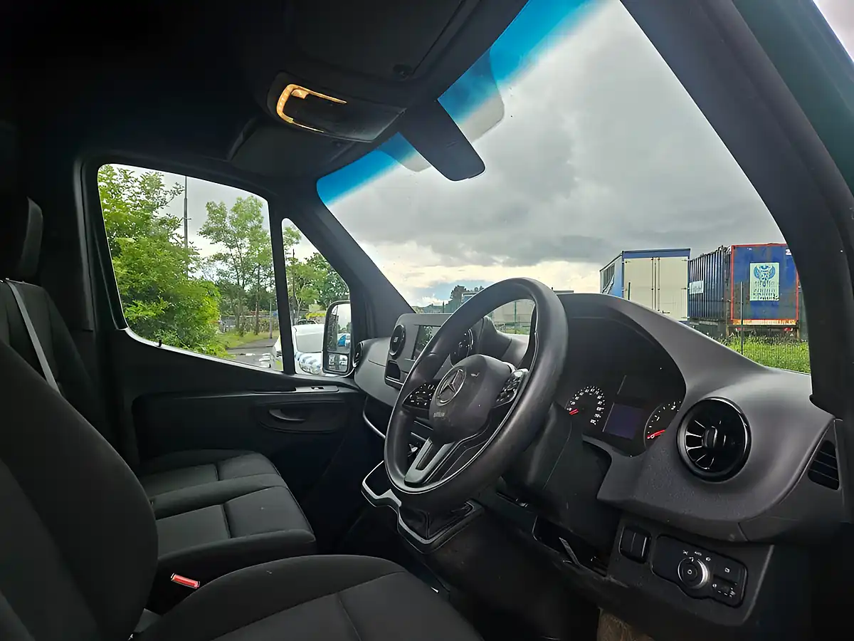 Used 2022 Mercedes-Benz Sprinter Progressive Green - Interior and Exterior details 10