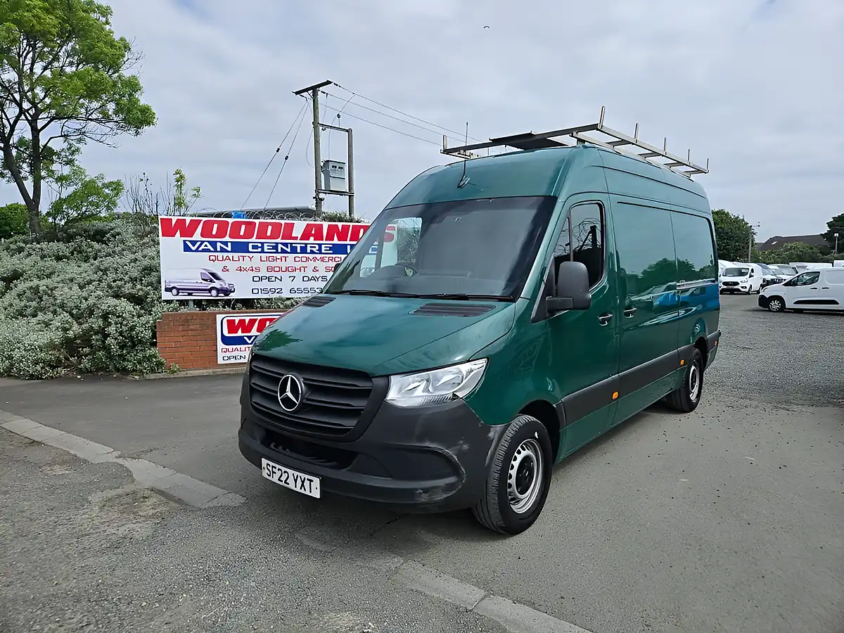 Used 2022 Mercedes-Benz Sprinter Progressive Green - Interior and Exterior details 4