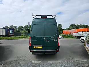 Used 2022 Mercedes-Benz Sprinter Progressive Green - Interior and Exterior details 7