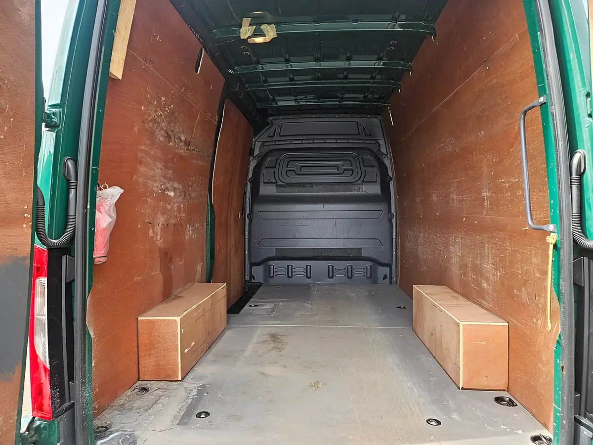 Used 2022 Mercedes-Benz Sprinter Progressive Green - Interior and Exterior details 9