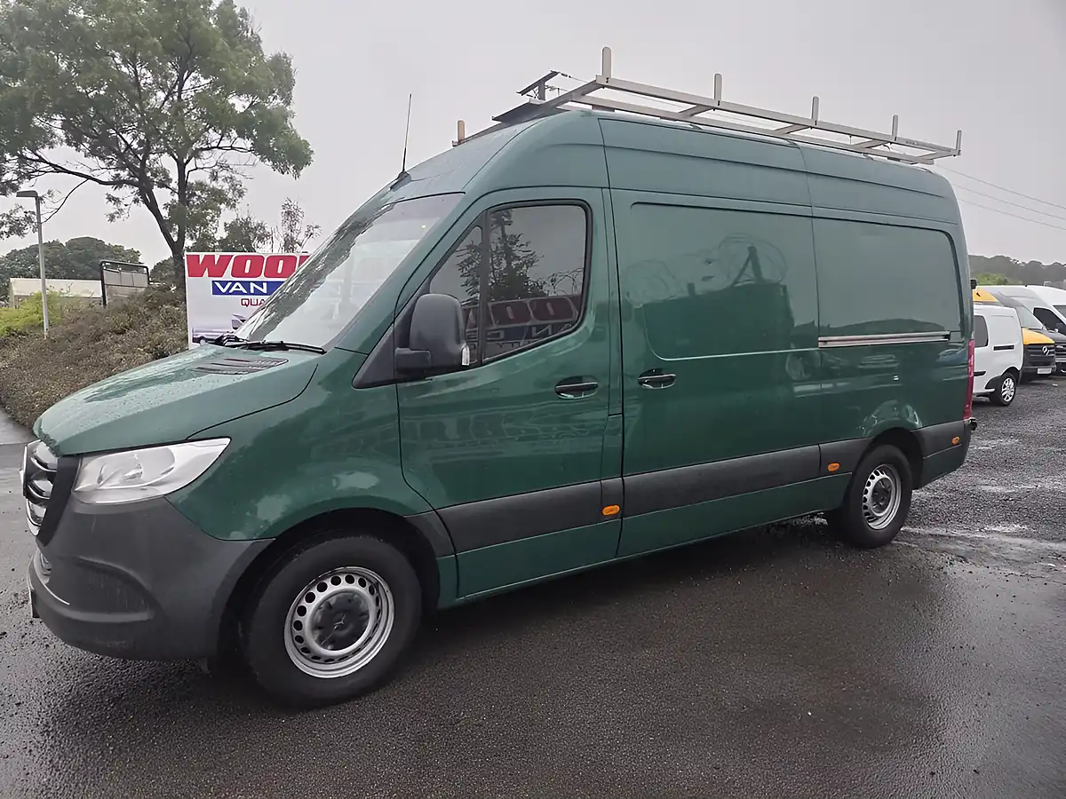 Used 2022 Mercedes-Benz Sprinter Progressive Green - Interior and Exterior details 4