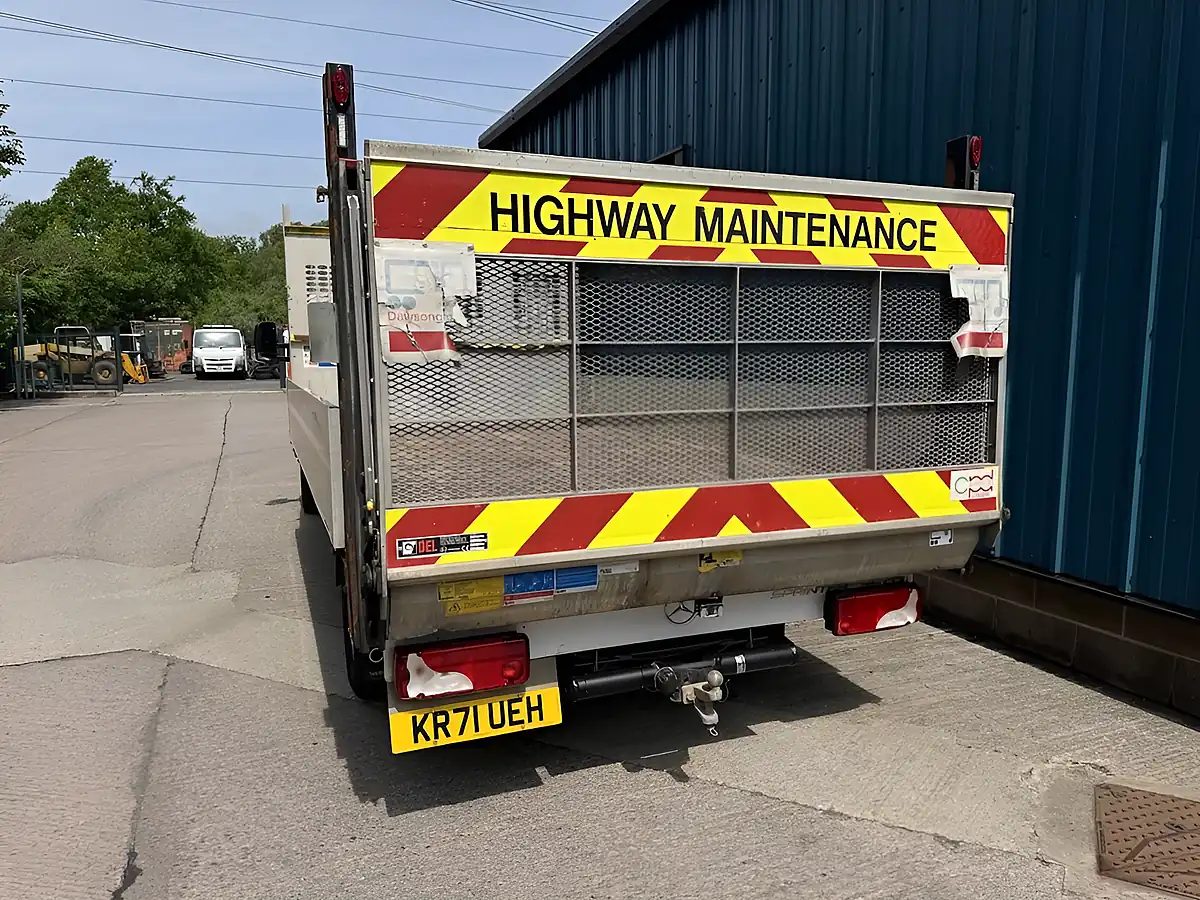 Used 2022 Mercedes-Benz Sprinter Progressive White - Interior and Exterior details 10