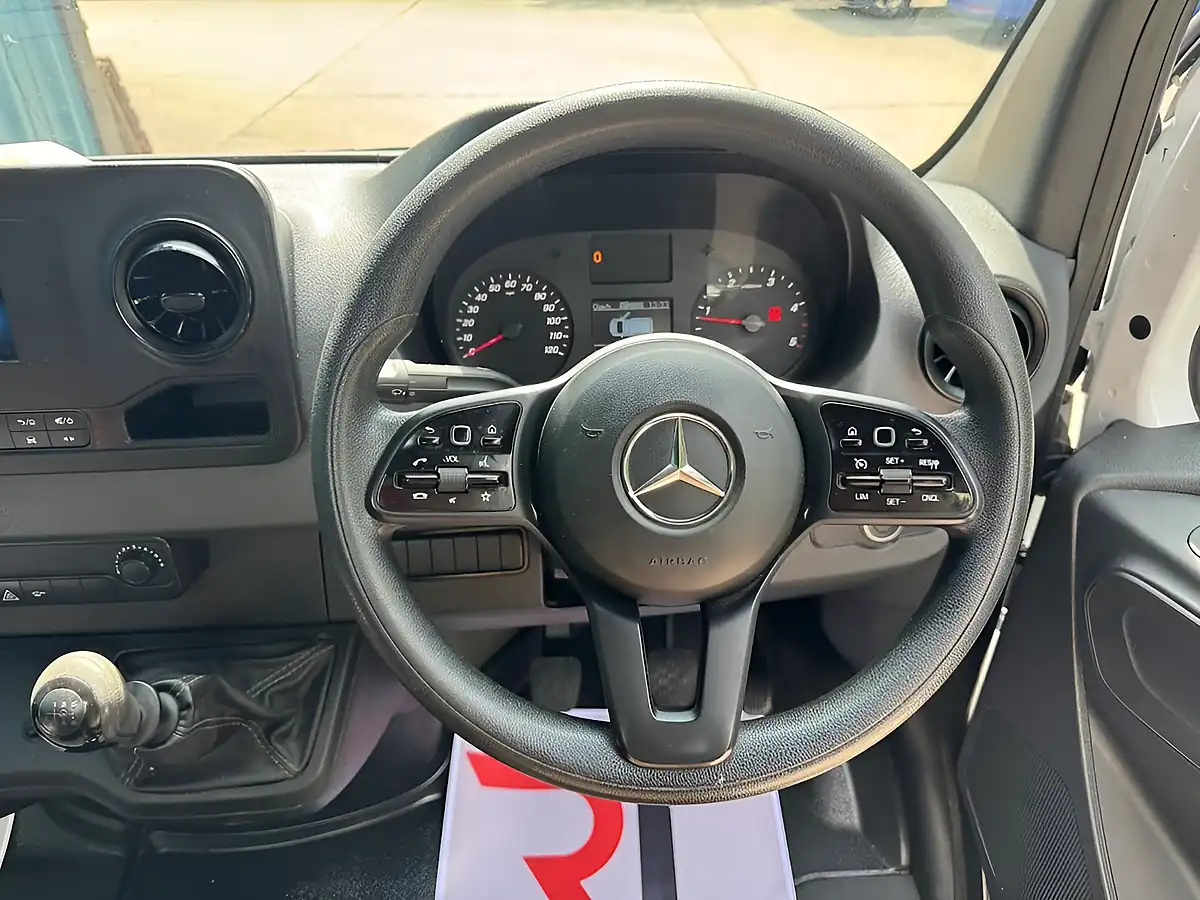 Used 2022 Mercedes-Benz Sprinter Progressive White - Interior and Exterior details 14
