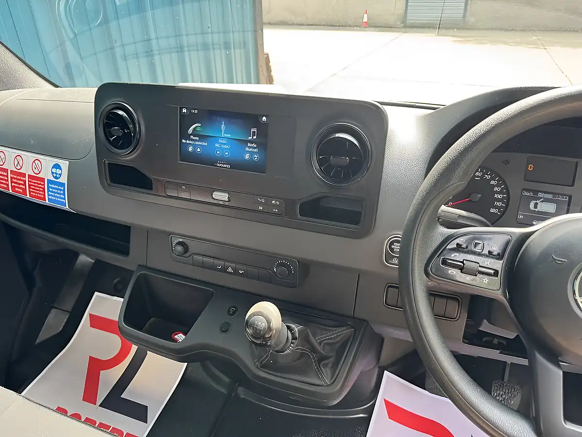 Used 2022 Mercedes-Benz Sprinter Progressive White - Interior and Exterior details 16
