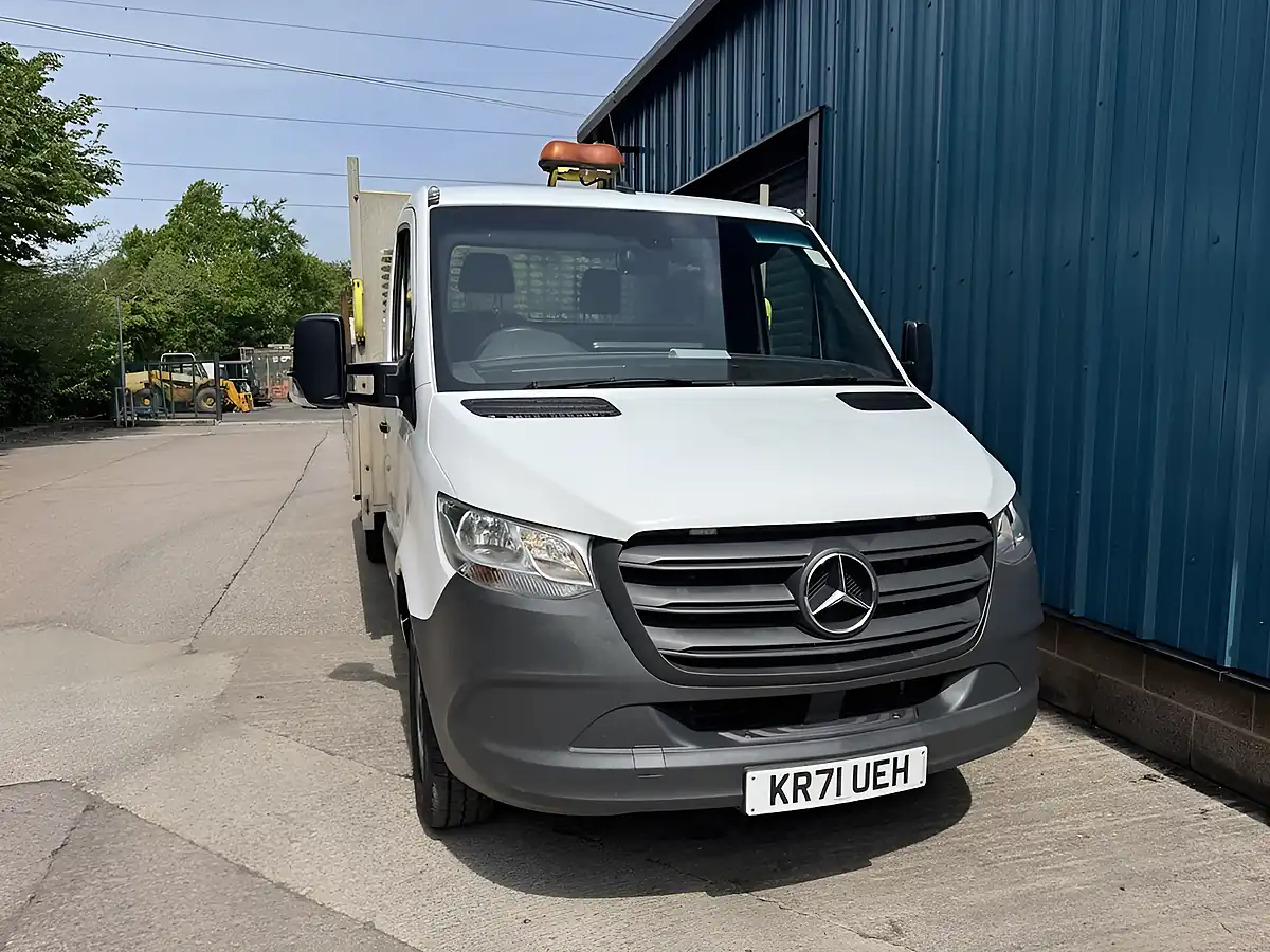 Used 2022 Mercedes-Benz Sprinter Progressive White - Interior and Exterior details 2