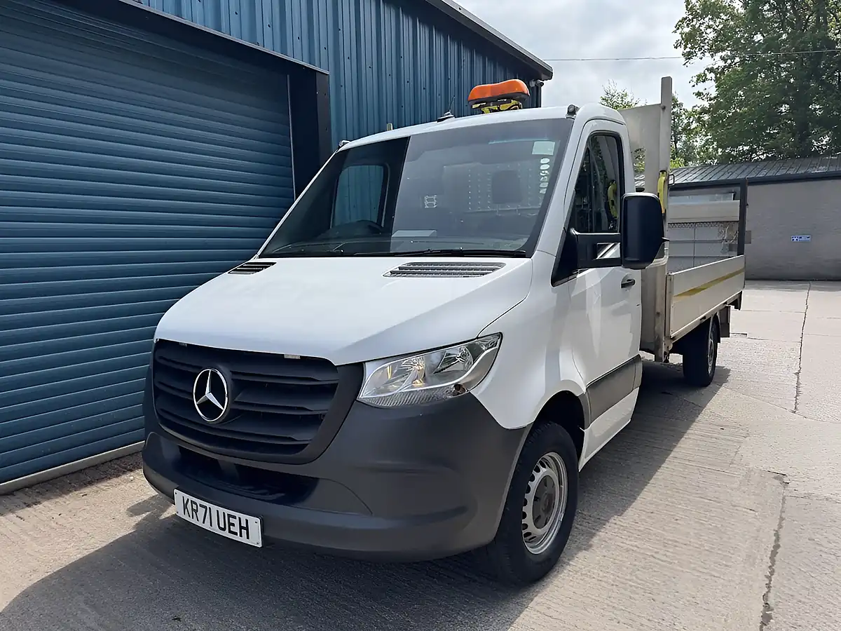 Used 2022 Mercedes-Benz Sprinter Progressive White - Interior and Exterior details 8