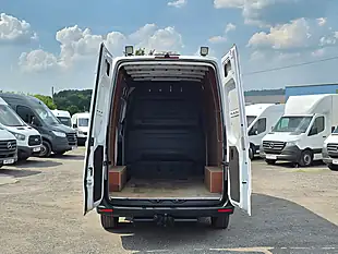 Used 2022 Mercedes-Benz Sprinter Progressive White - Interior and Exterior details 3