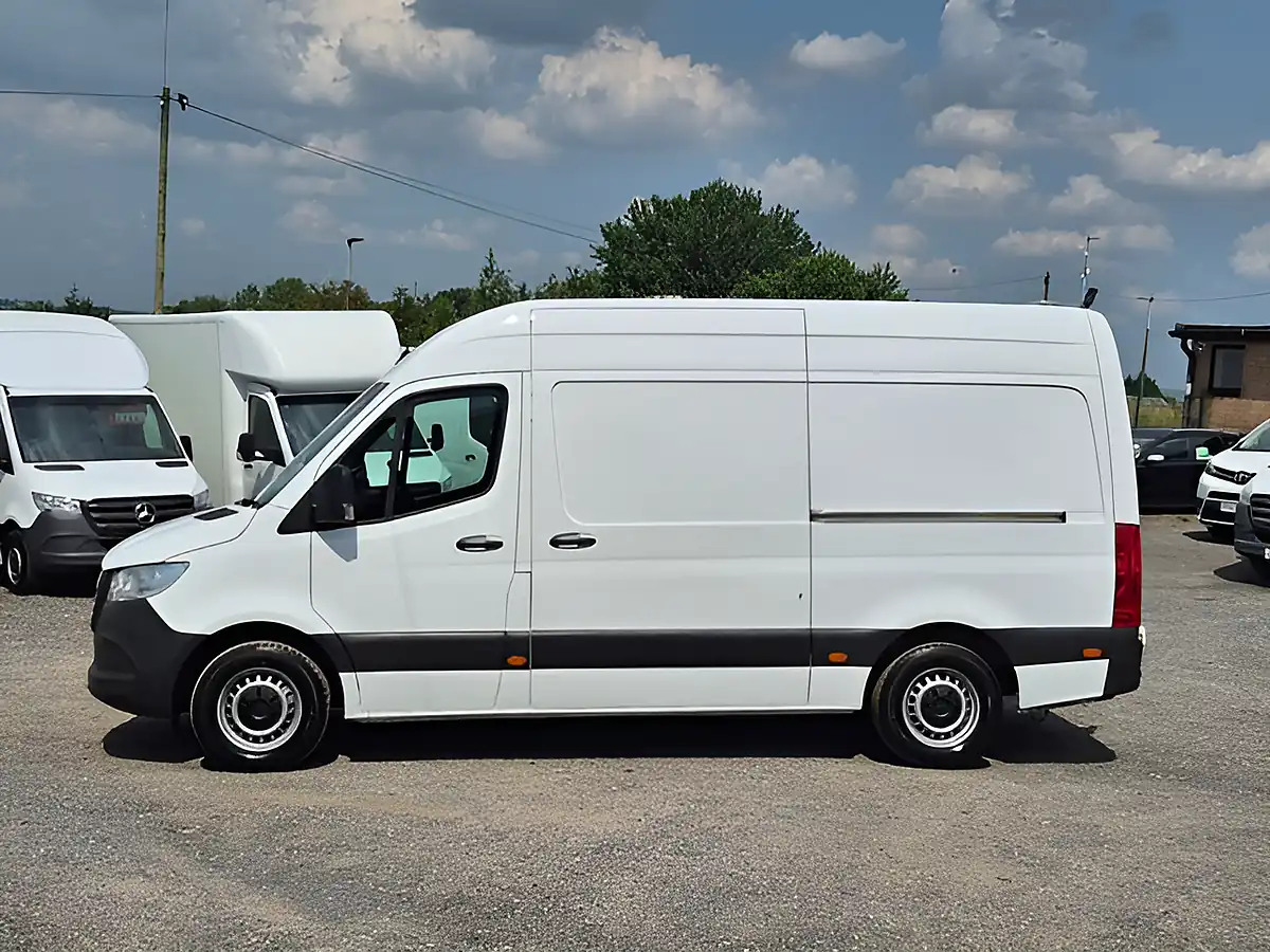 Used 2022 Mercedes-Benz Sprinter Progressive White - Interior and Exterior details 5