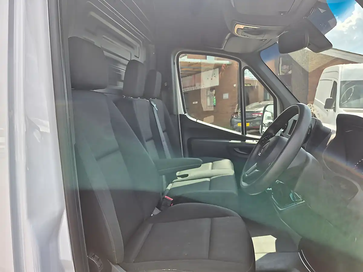 Used 2022 Mercedes-Benz Sprinter Progressive White - Interior and Exterior details 9