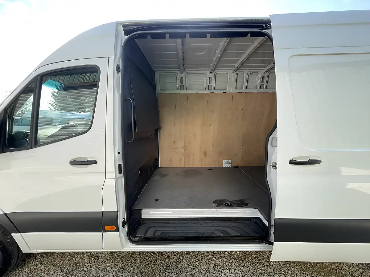 Used 2022 Mercedes-Benz Sprinter Progressive White - Interior and Exterior details 12