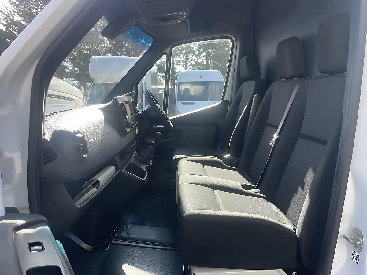 Used 2022 Mercedes-Benz Sprinter Progressive White - Interior and Exterior details 14