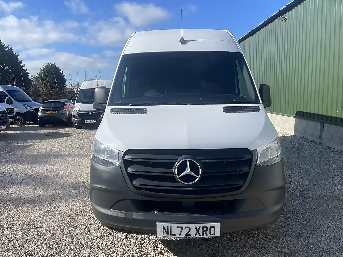 Used 2022 Mercedes-Benz Sprinter Progressive White - Interior and Exterior details 2