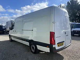 Used 2022 Mercedes-Benz Sprinter Progressive White - Interior and Exterior details 4