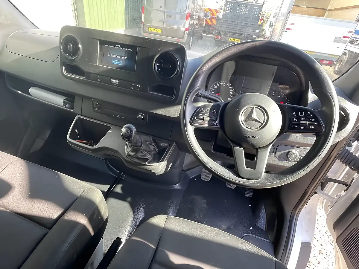 Used 2022 Mercedes-Benz Sprinter Progressive White - Interior and Exterior details 7
