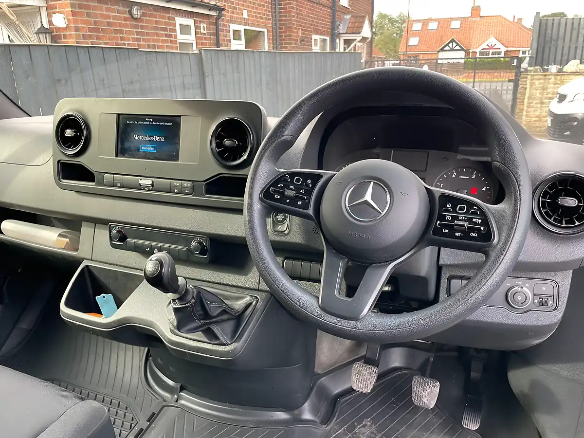 Used 2022 Mercedes-Benz Sprinter Progressive White - Interior and Exterior details 10