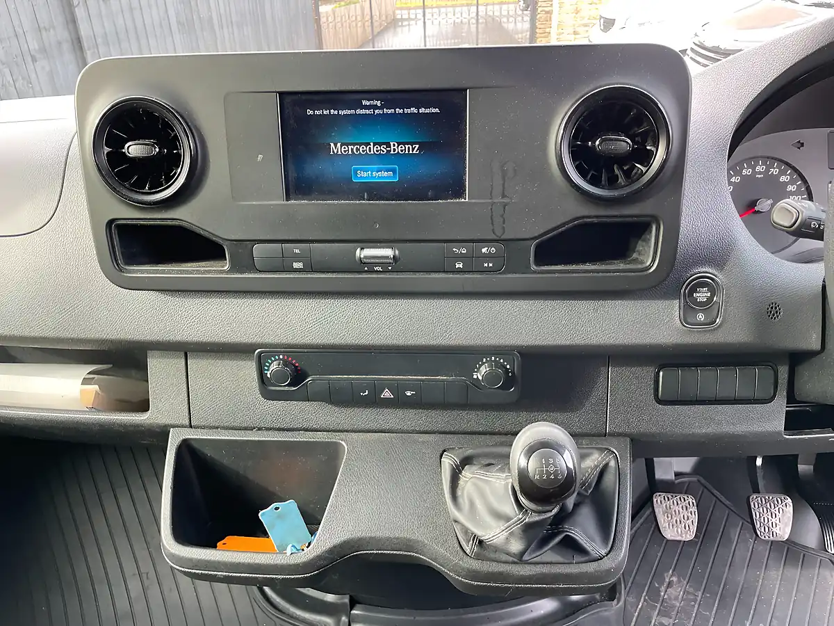Used 2022 Mercedes-Benz Sprinter Progressive White - Interior and Exterior details 11