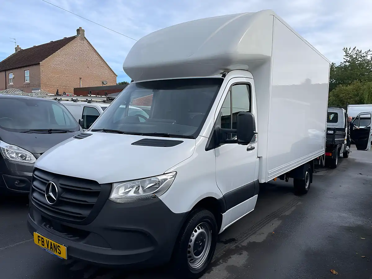 Used 2022 Mercedes-Benz Sprinter Progressive White - Interior and Exterior details 3