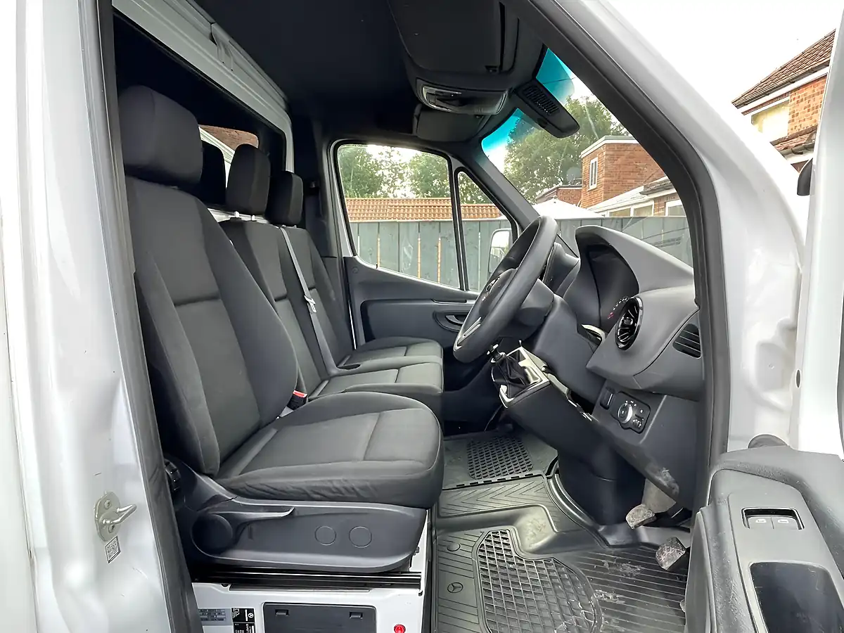 Used 2022 Mercedes-Benz Sprinter Progressive White - Interior and Exterior details 9