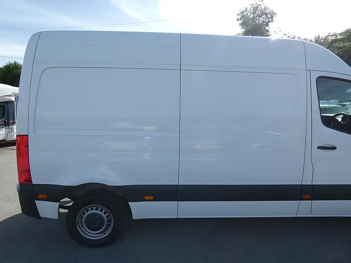 Used 2022 Mercedes-Benz Sprinter Progressive White - Interior and Exterior details 14