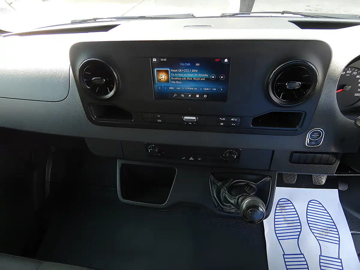 Used 2022 Mercedes-Benz Sprinter Progressive White - Interior and Exterior details 8